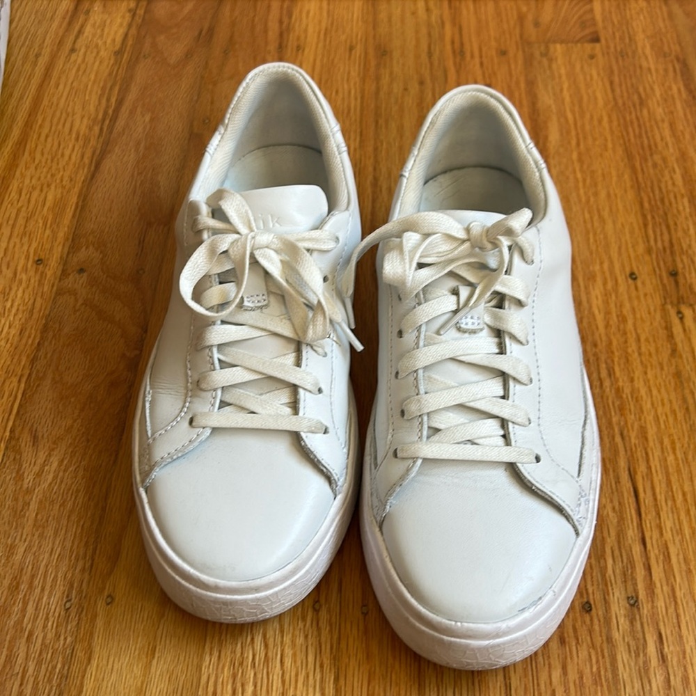 Used good condition slip on Kiziks